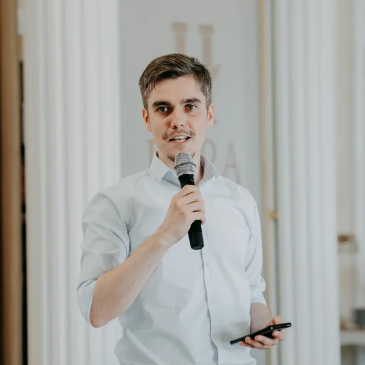 Horja Robert Emanuel - Contact - Consultant IT și Marketing